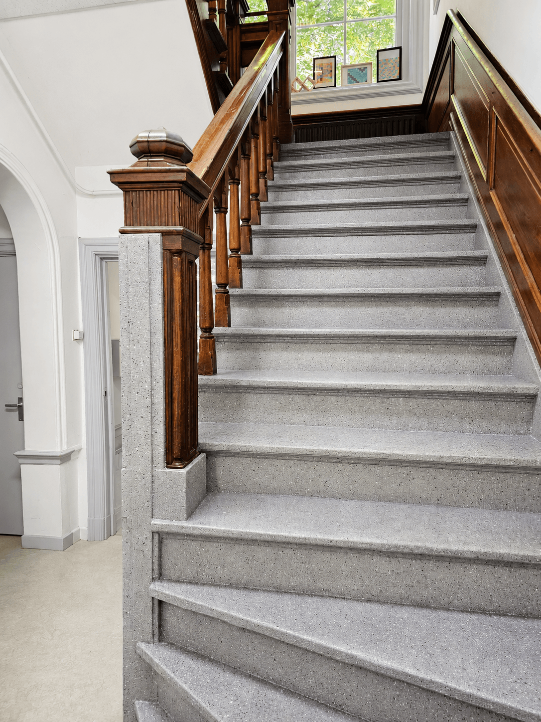 Omnistair Signature Graphite Blend — Terrazzo trapafwerking