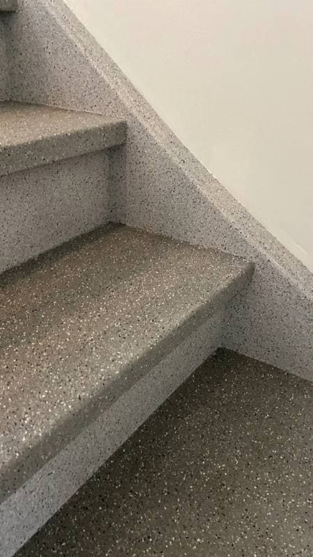 traprenovatie met Dual Grey stone structuur in Den Haag